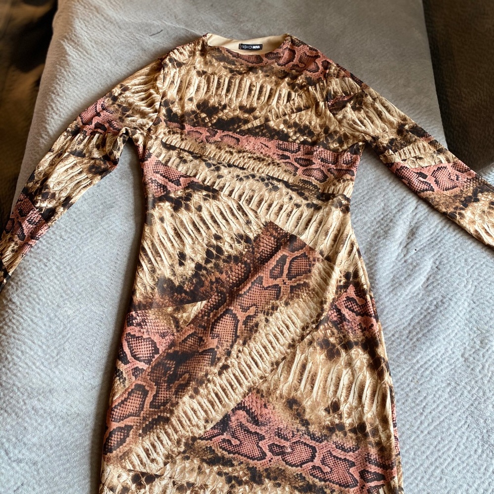 Dress - Picture 1 of 3